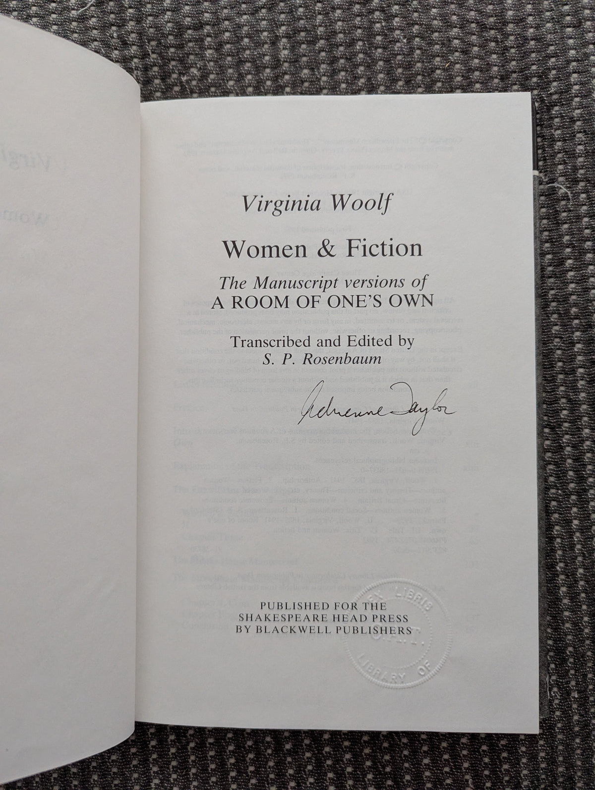 Women & Fiction : The Manuscript Versions of A Room Of One's Own