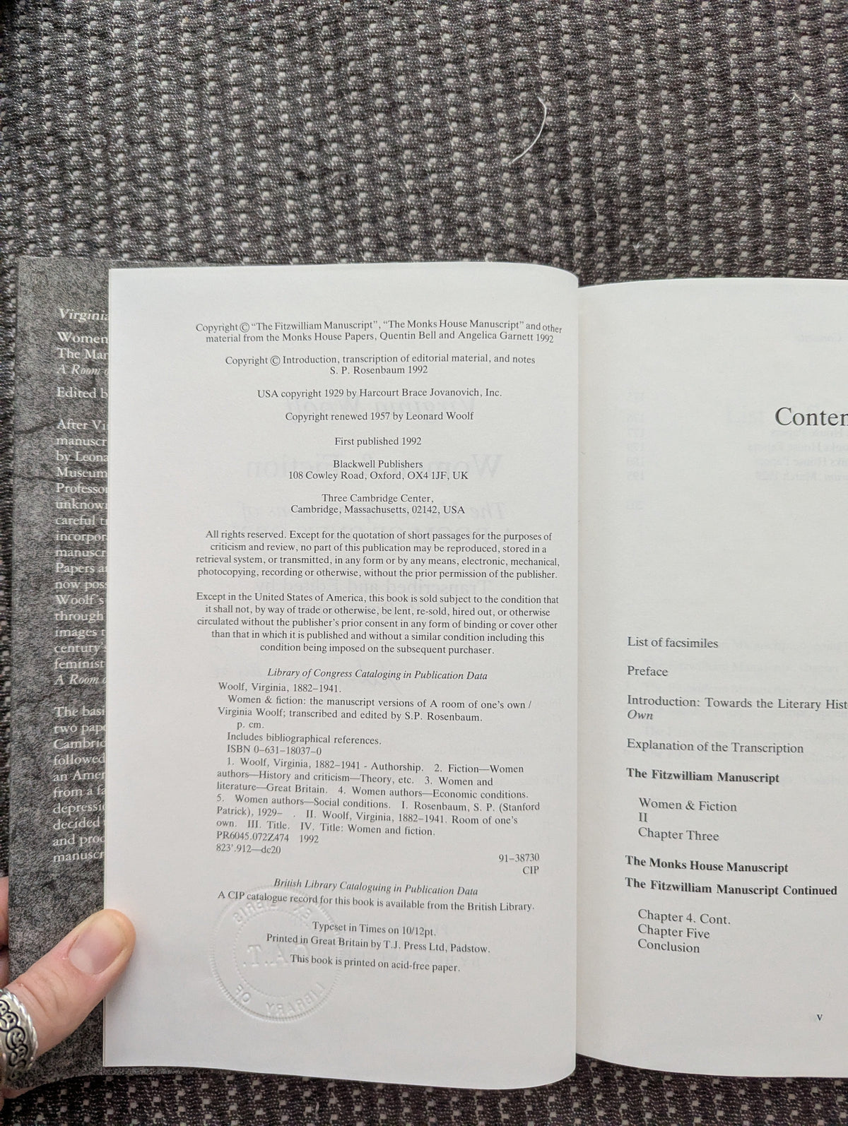 Women & Fiction : The Manuscript Versions of A Room Of One's Own